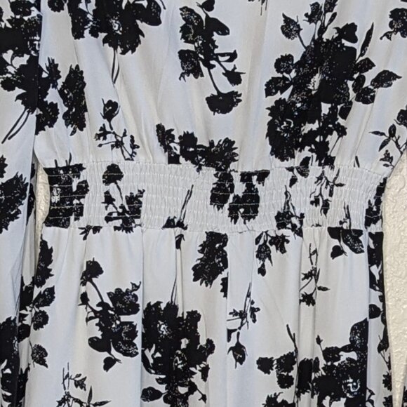 SHEIN* Women's Long Sleeve Cros body V-Neck Smock Waist Maxi Floral Dress~Medium - Picture 13 of 13